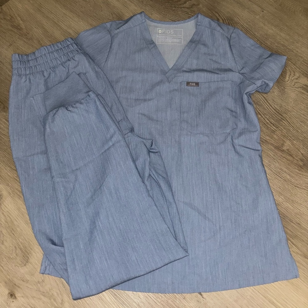 Heather blue figs scrub set